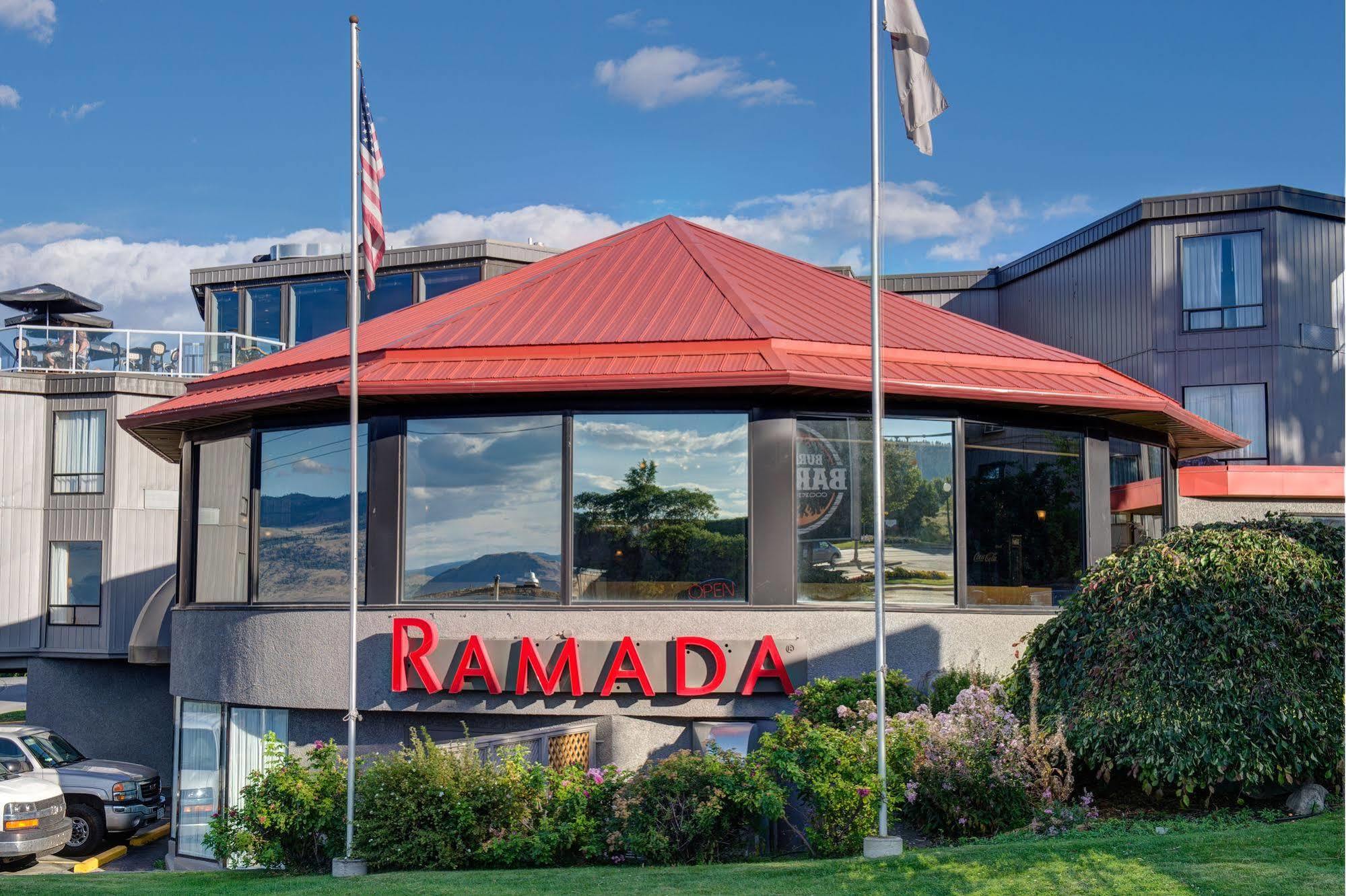 Hotel Ramada By Wyndham Kamloops Exterior foto